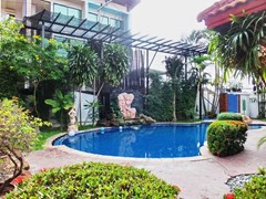 House for rent East Pattaya showing the pool 