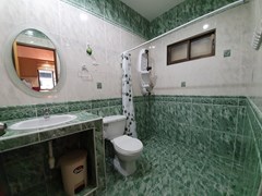 House for rent Jomtien showing the bathroom