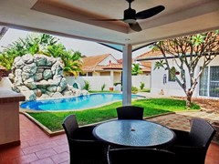 House for rent East Pattaya showing the BBQ area