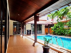 House for rent Mabprachan Pattaya showing the covered terrace and pool 
