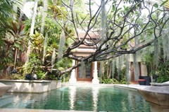 House for rent Na Jomtien showing the pool and entrance 