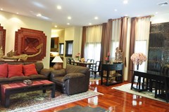 House for rent Na Jomtien showing the open plan concept 