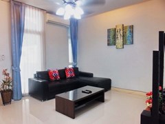 House for sale East Pattaya showing the living room concept