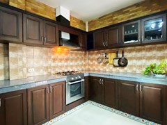 House for sale Jomtien showing the kitchen