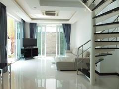 House for sale Jomtien showing the living room 