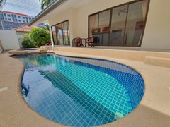 House for sale Jomtien showing the pool and terraces 