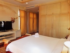 House for sale at Na Jomtien showing the third bedroom suite 