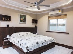 House For Sale Nongpalai Pattaya showing the third bedroom 