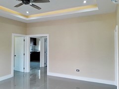 House for sale at Nongpalai Pattaya showing the living and dining areas 
