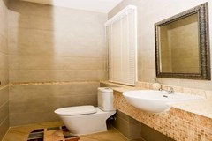 House for sale Na Jomtien Pattaya showing a bathroom