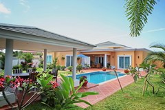 House for sale Siam Royal View Pattaya showing the house pool and sala