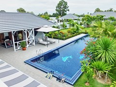 House for Sale East Pattaya showing the pool and garden 
