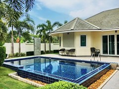 House for sale East Pattaya showing the house, terrace and pool