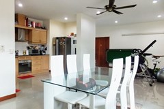 House for Sale Mabprachan Pattaya showing the dining area and kitchen
