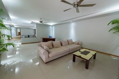 House for sale Pattaya showing the main living room
