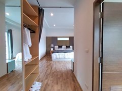 House for sale Pattaya showing the master bedroom suite 