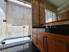 House for sale Pattaya Na Jomtien showing the third bathroom