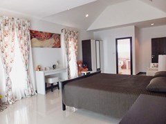 House for sale Jomtien Pattaya showing the second bedroom suite 