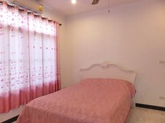 House for sale Pattaya Bangsaray showing the second bedroom