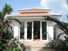 House for Rent Jomtien Park Villas Pattaya showing the guest house