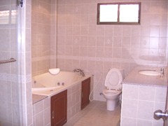 House for Rent Pratumnak Hill showing a bathroom
