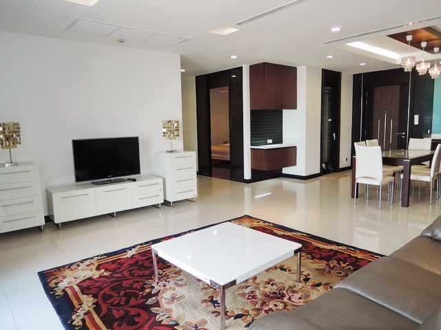Condominium for rent Ananya Naklua showing the living and dining areas