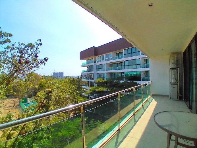 Condominium for rent Jomtien showing the balcony Condominium for rent Jomtien showing the balcony