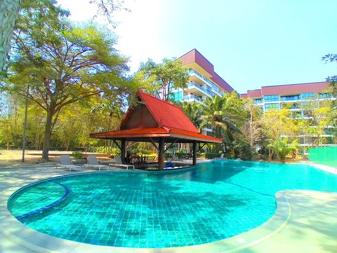 Condominium for rent Jomtien showing the communal pool Condominium for rent Jomtien showing the communal pool