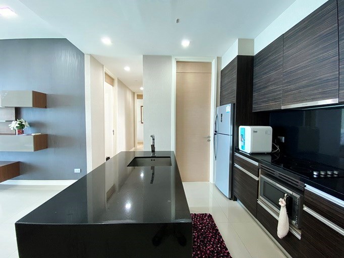 Condominium for rent Jomtien showing the kitchen 