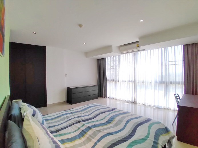 Condominium for rent Jomtien showing the second bedroom with office area Condominium for rent Jomtien showing the second bedroom with office area