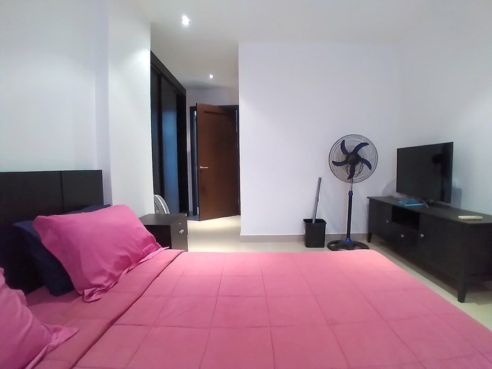 Condominium for rent Jomtien showing the second bedroom suite 