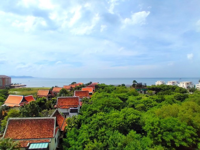 Condominium for rent Na Jomtien showing the sea view 