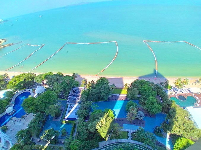 Condominium for rent Northpoint Pattaya showing the pool and sea view Condominium for rent Northpoint Pattaya showing the pool and sea view