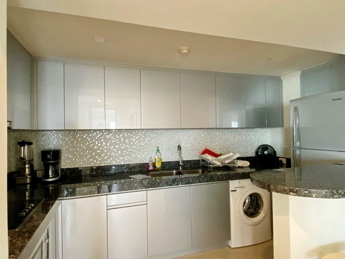 Condominium for rent in Northshore Pattaya Beach showing the kitchen