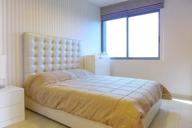 Condominium for rent Pattaya Unixx showing the bedroom