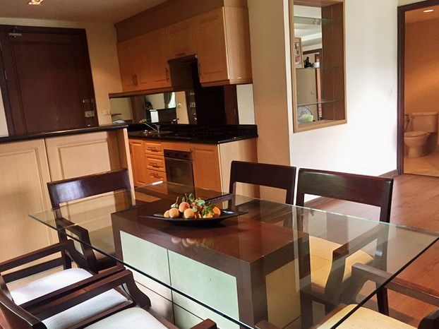 Condominium for rent Pratumnak Pattaya showing the dining and kitchen Condominium for rent Pratumnak Pattaya showing the dining and kitchen