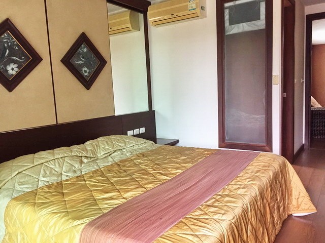 Condominium for rent Pratumnak Pattaya showing the master bedroom suite Condominium for rent Pratumnak Pattaya showing the master bedroom suite