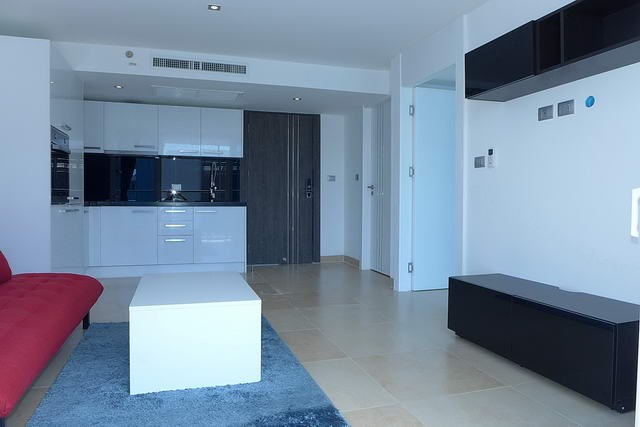 Condominium for rent Pattaya showing the open plan 