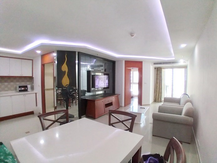 Condominium for rent Pattaya showing the open plan concept 