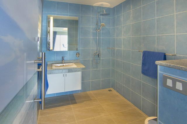Condominium For Rent Pratumnak Pattaya showing the bathroom Condominium For Rent Pratumnak Pattaya showing the bathroom