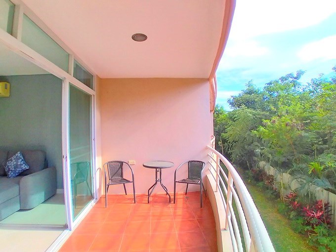 Condominium for rent Pratumnak Hill showing the balcony Condominium for rent Pratumnak Hill showing the balcony