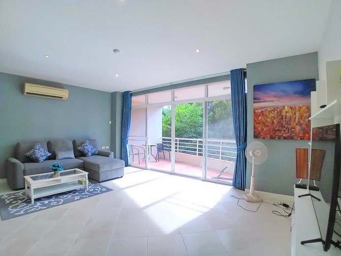 Condominium for rent Pratumnak Hill showing the living room Condominium for rent Pratumnak Hill showing the living room