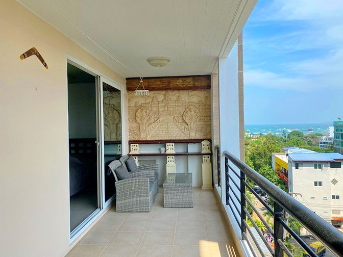 Condominium for sale Pattaya showing the partial sea view Condominium for sale Pattaya showing the partial sea view
