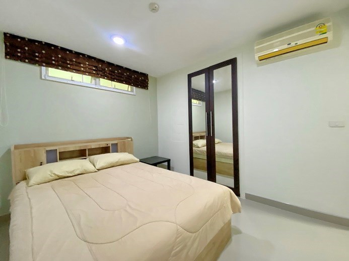 Condominium for sale Pattaya showing the second bedroom suite Condominium for sale Pattaya showing the second bedroom suite