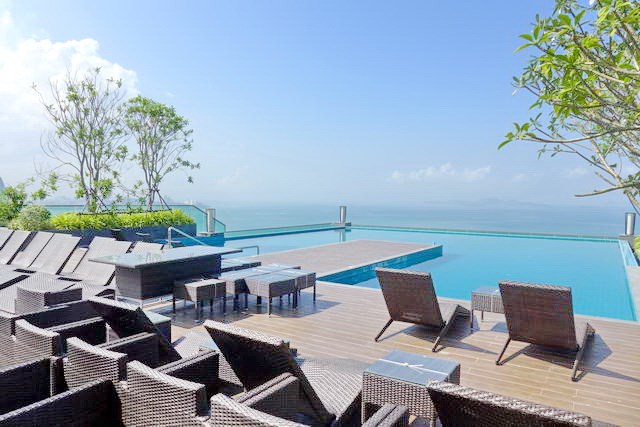 Condominium for rent Wong Amat beach Pattaya showing the roof top swimming pool Condominium for rent Wong Amat beach Pattaya showing the roof top swimming pool