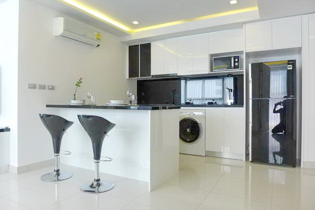 Condominium for rent Wong Amat beach Pattaya showing the kitchen Condominium for rent Wong Amat beach Pattaya showing the kitchen