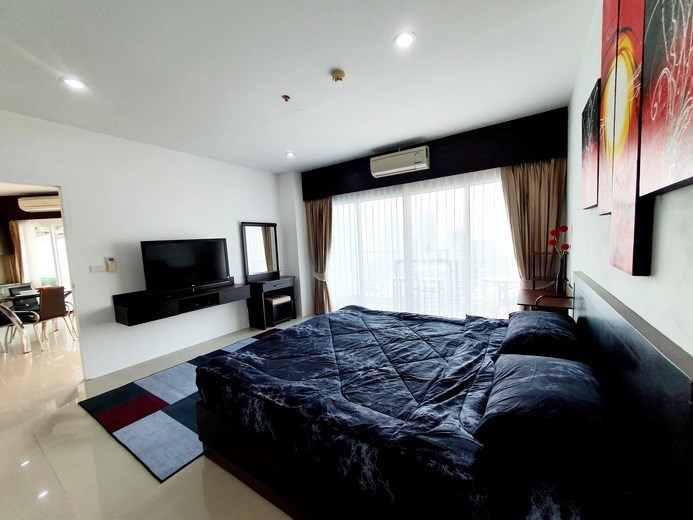 Condominium for rent Wong Amat Pattaya showing the bedroom 
