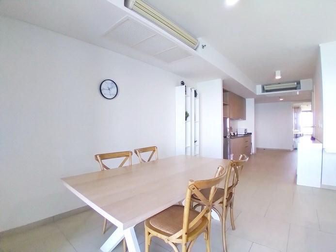 Condominium for rent Wong Amat Pattaya showing the dining and kitchen areas Condominium for rent Wong Amat Pattaya showing the dining and kitchen areas