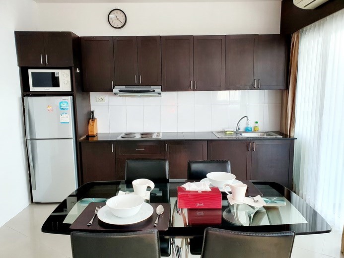 Condominium for rent Wong Amat Pattaya showing the kitchen Condominium for rent Wong Amat Pattaya showing the kitchen