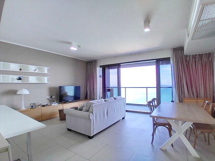 Condominium for rent Wong Amat Pattaya showing the dining and living areas Condominium for rent Wong Amat Pattaya showing the dining and living areas